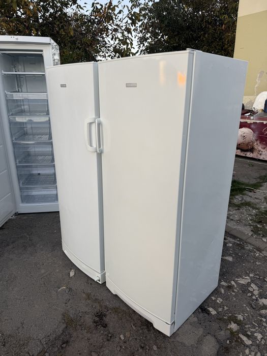 Морозильна камера Elektrolx EUC26255W