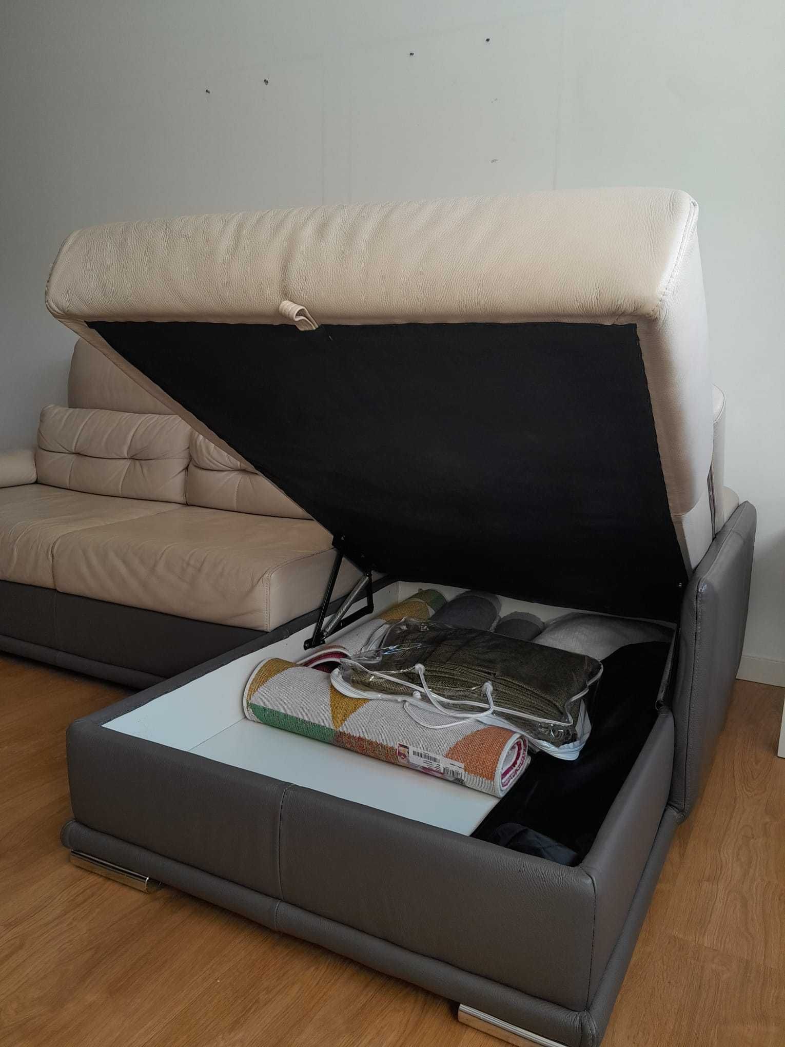 Sofa Moderno em pele com chaise long