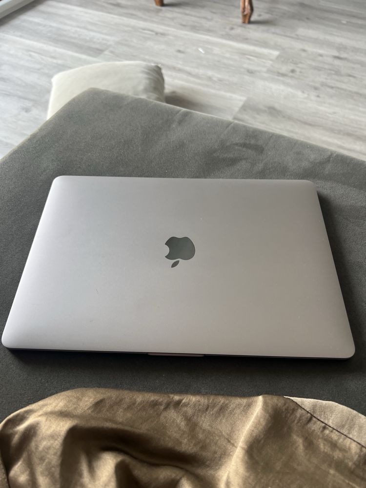 Apple macbook pro 13