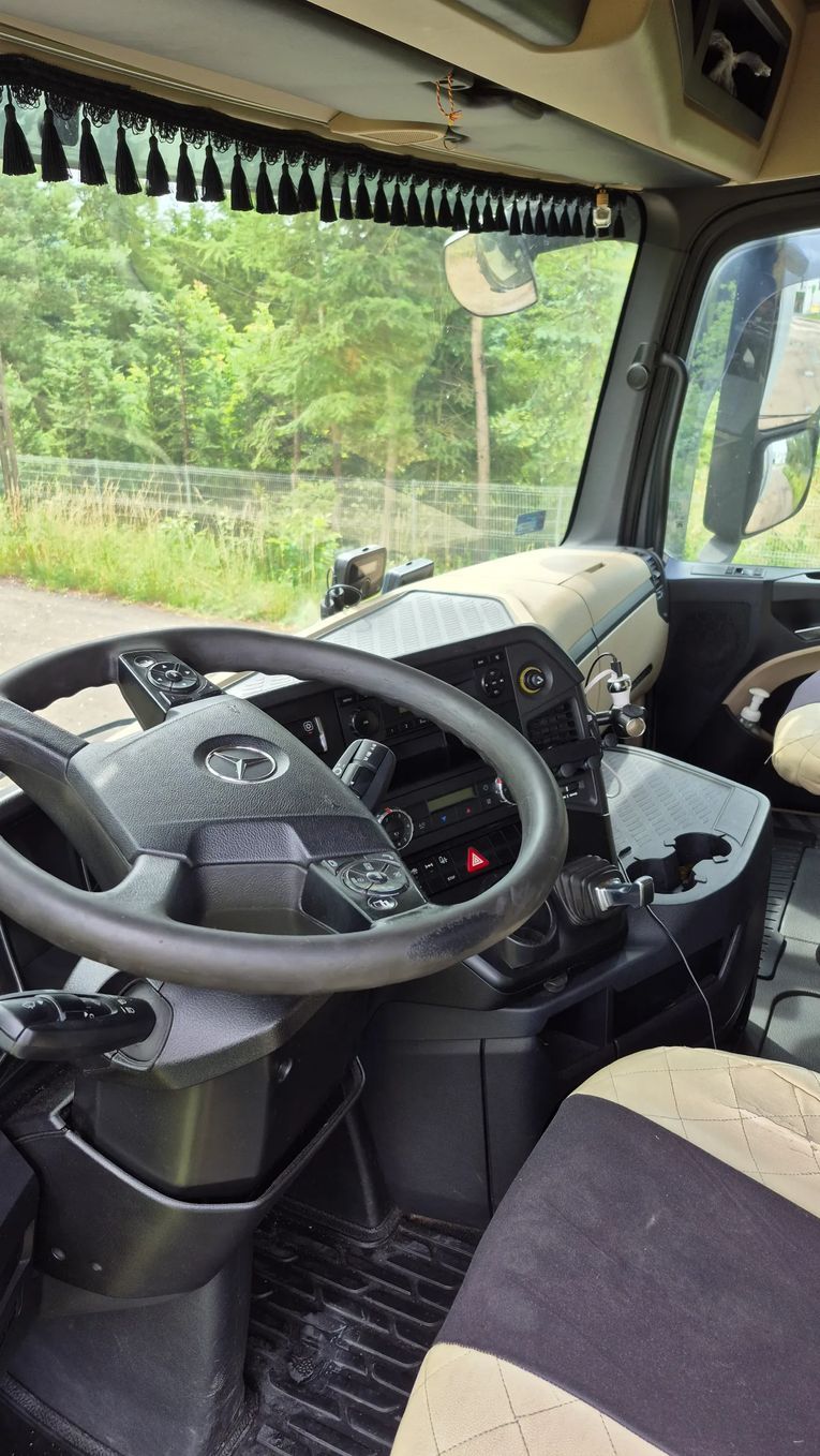 Mercedes-Benz Actros  Mercedes Actros - 2014 rok