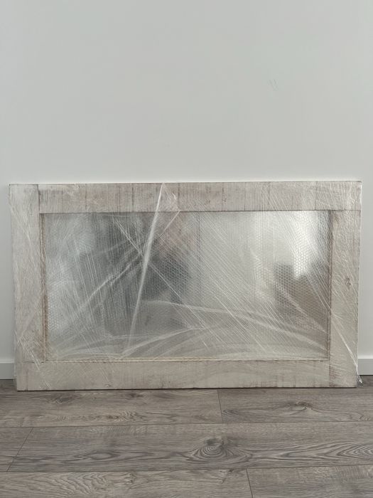 Espelho de madeira branca, loja Banak