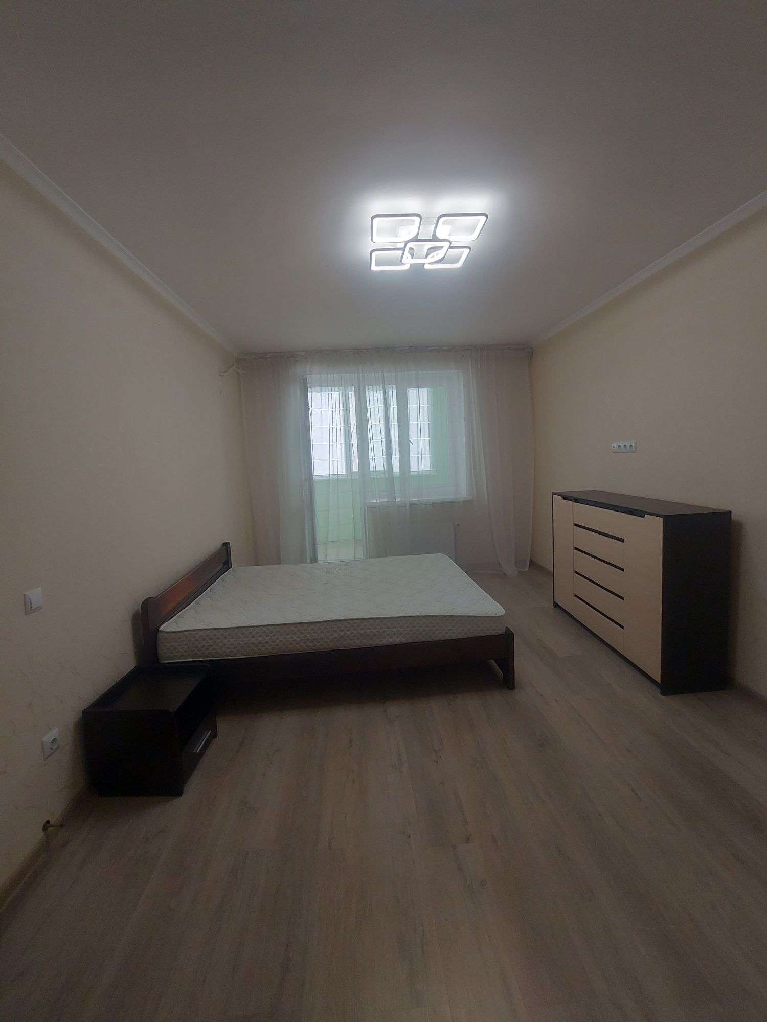Сдам 1ком ЖК Вернисаж/ Костанди 203 - Королева