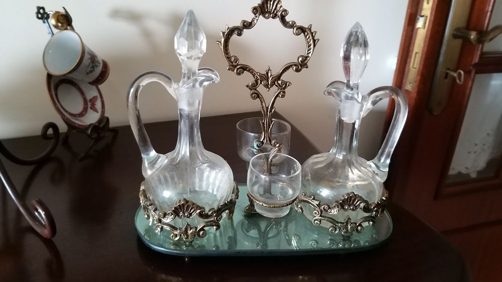 Vendo galheteiro muito antigo