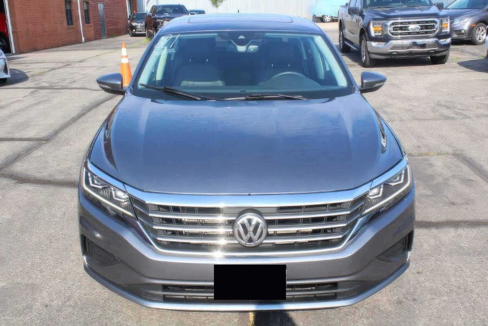 Volkswagen Passat SE      2021