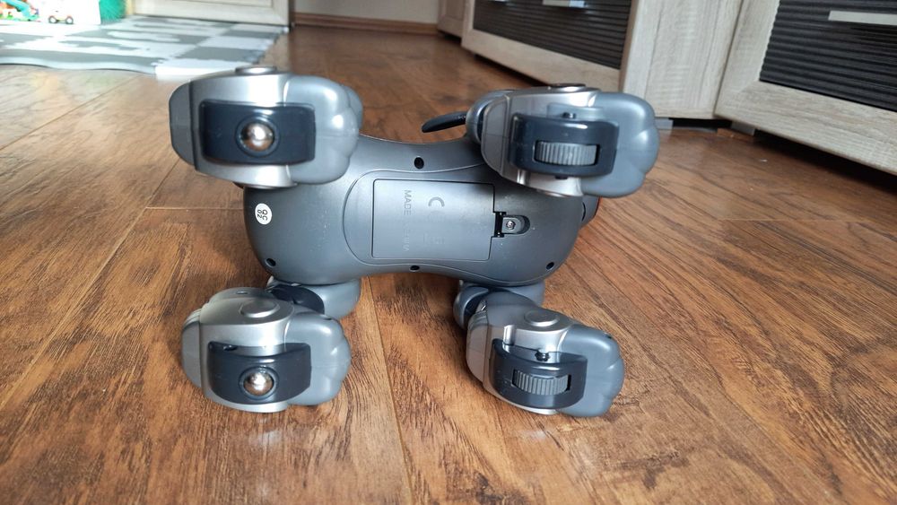 Robot pies zdalnie sterowany