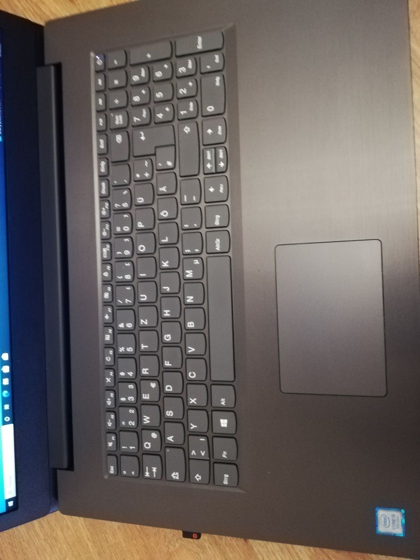 Lenovo V340  i5-8265U 16 гб/256