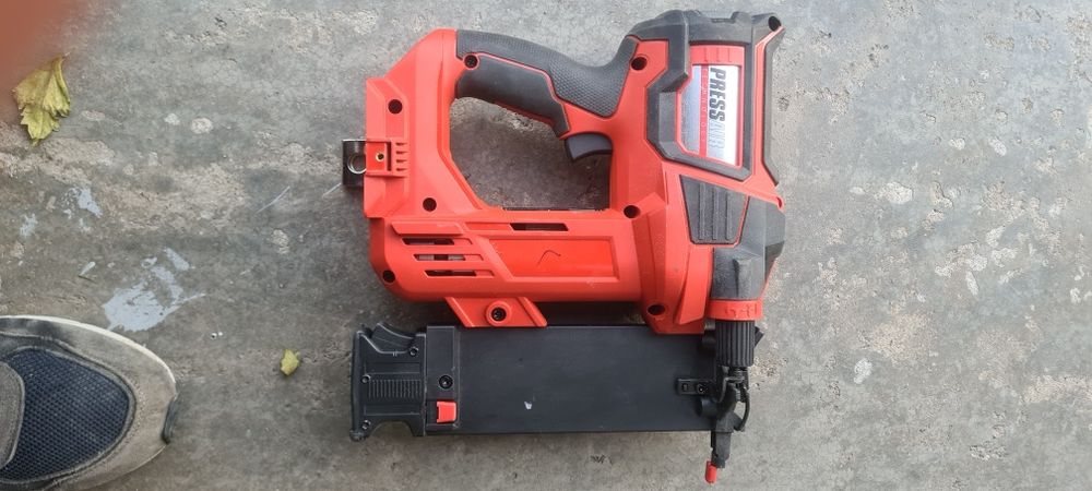 Gwozdziarka einhell 18v