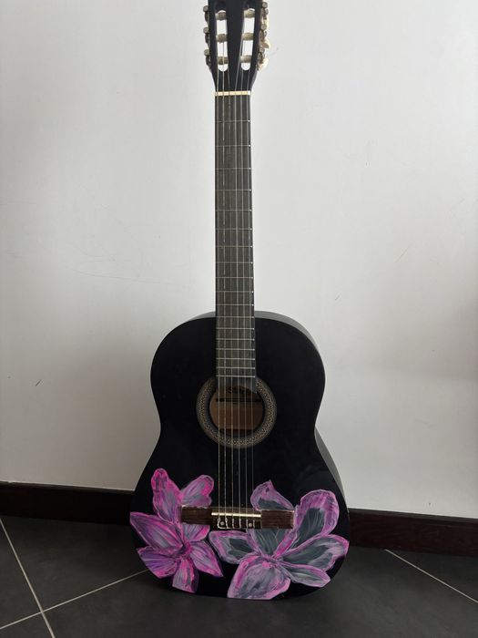 Guitarra acustica usada