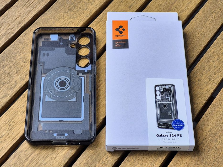Etui Spigen Ultra Hybrid Galaxy S24 FE Zero One