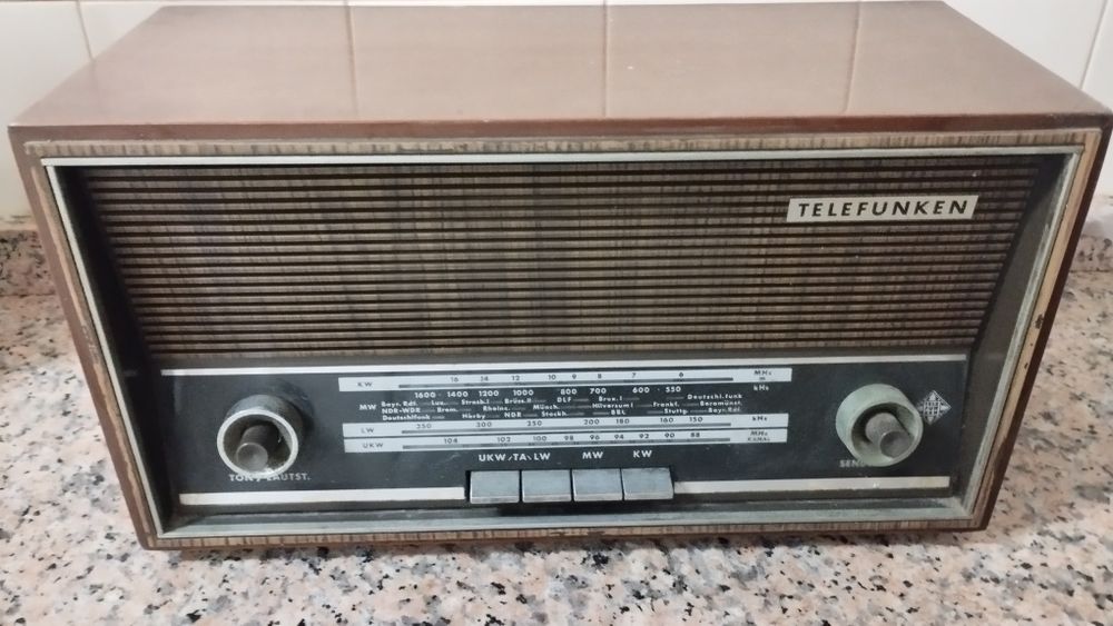 Rádio antigo Telefunken