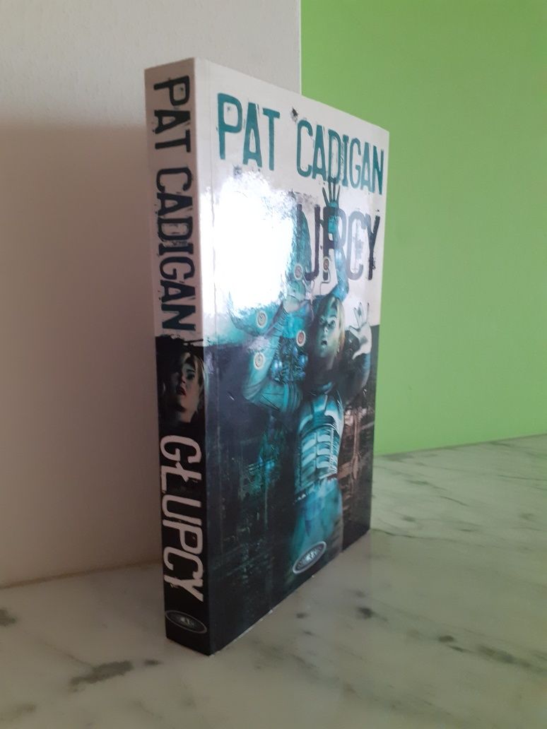 Głupcy, Pat Cadigan, cyberpunk, królowa Cyberpunku +paczka długopisów
