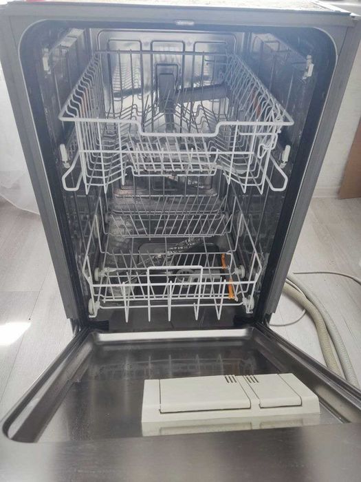 Посудомийна машина Miele G 1162 SCVi під ремонт або запчастини