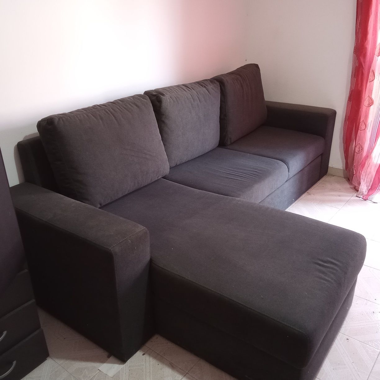 Sofá preto cheslong