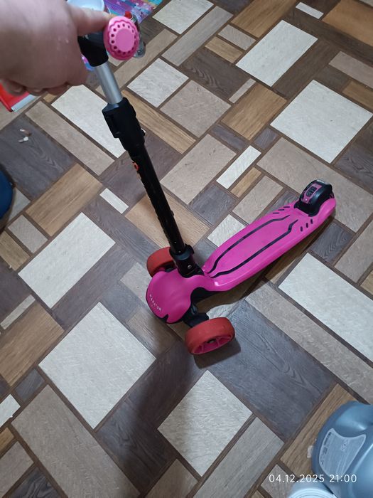 Продам дитячий самокат