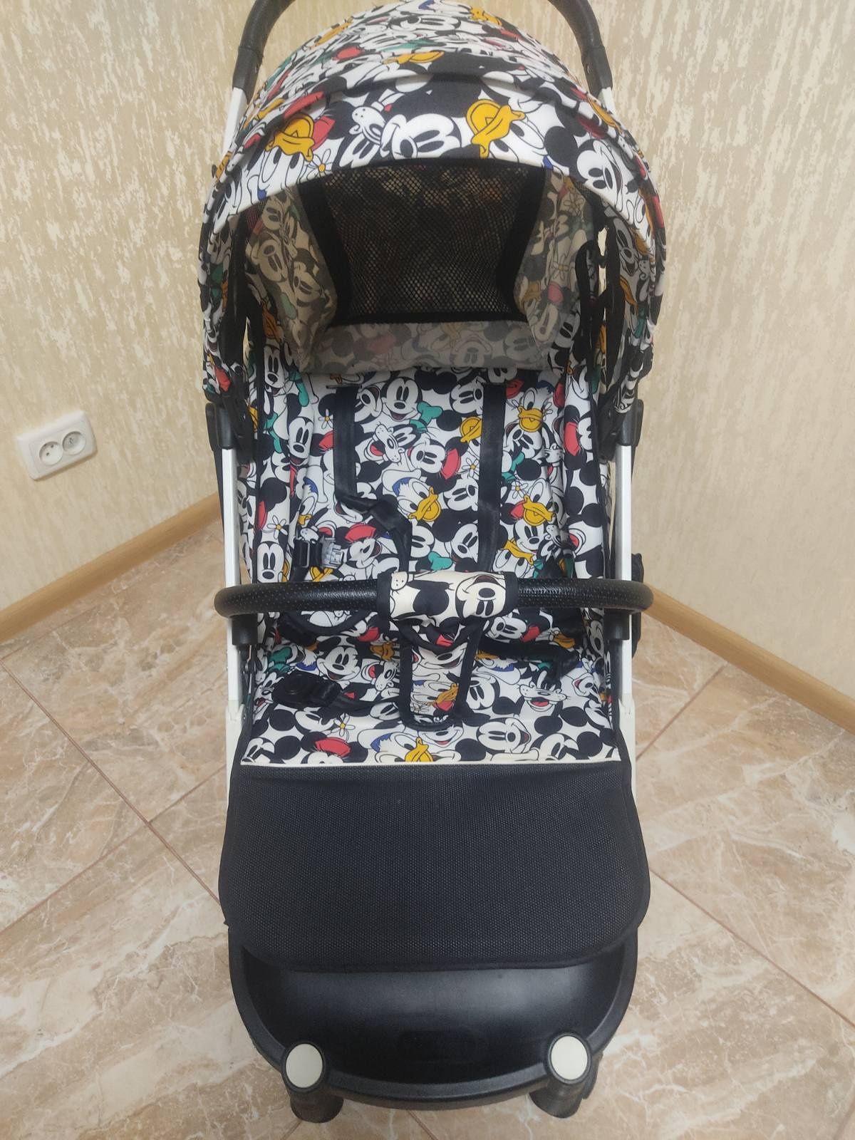 Продам прогулочну коляску