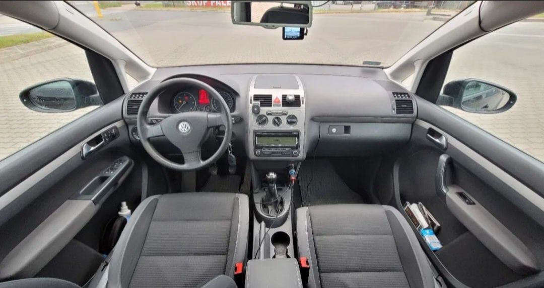 Sprzedam VW Touran 2010r