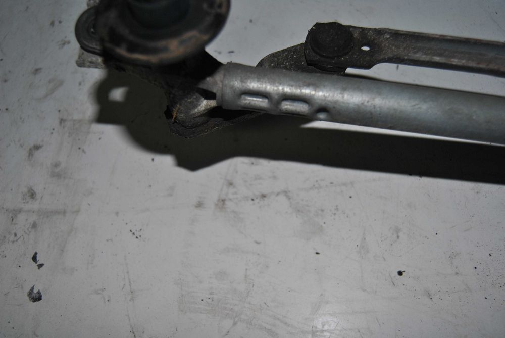 Mechanizm wycieraczek Astra J 2011r