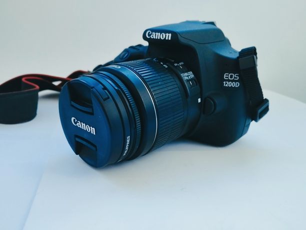 Фотоапарат Canon 1200D