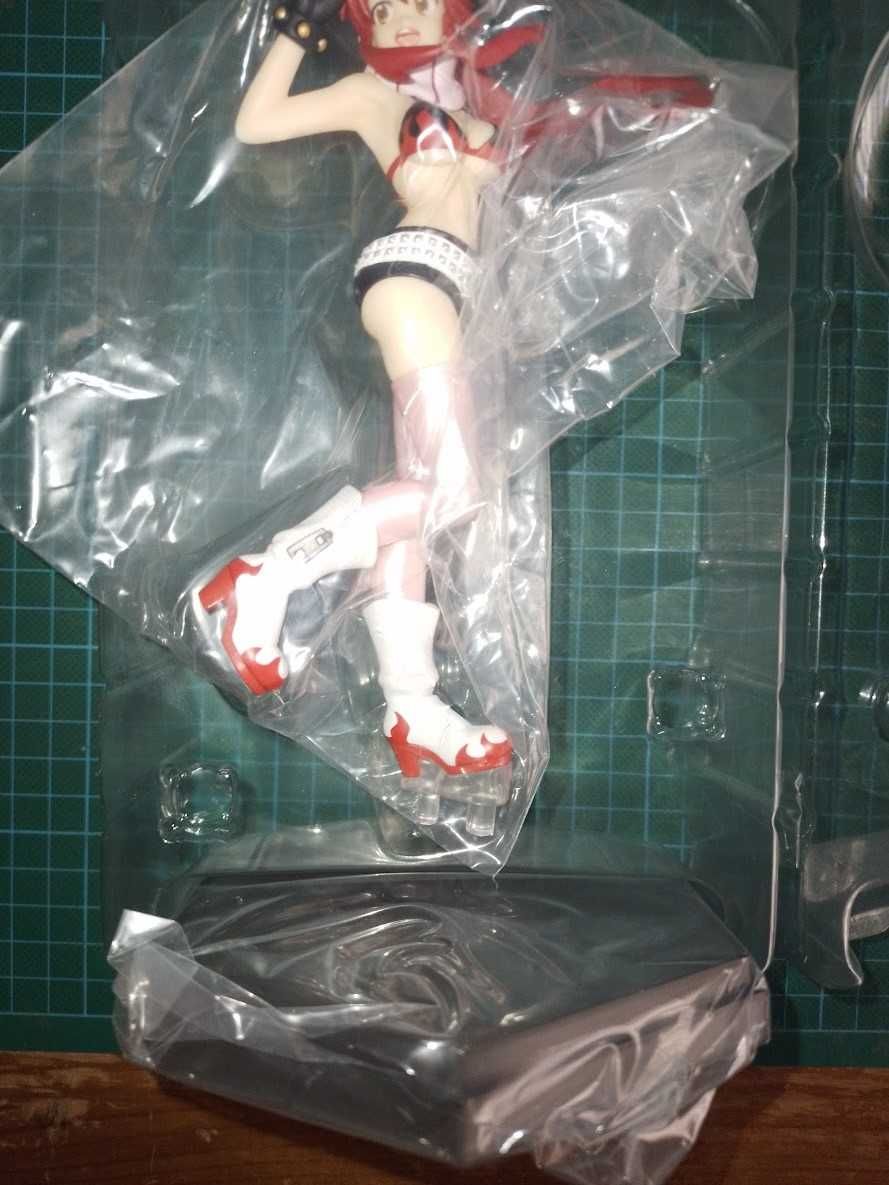 Yoko Littner Pop Up Parade