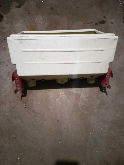 Бачок ящик для міндобрив СУПН КРН