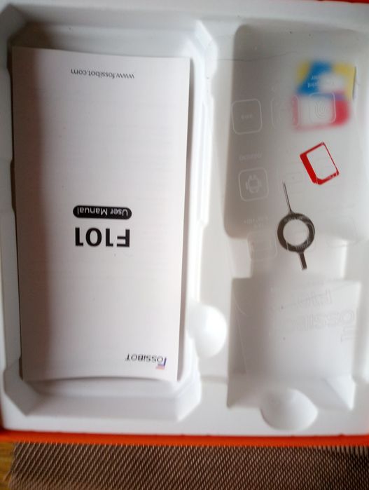 Продам противоударный телефон FOSSIBOT - F101