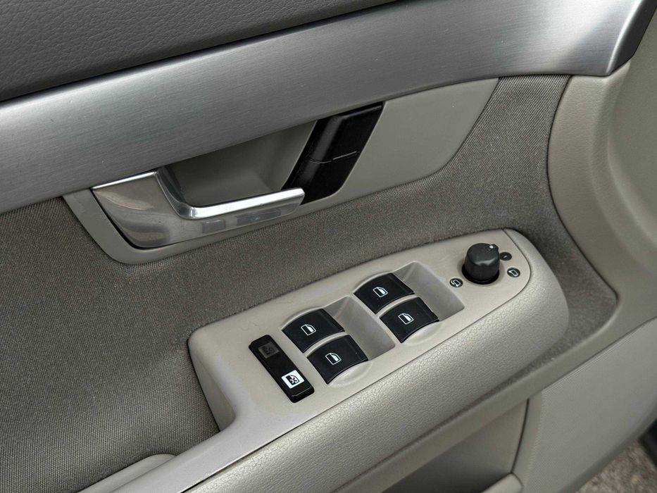 AvtoReal Audi A4 B7 2005
