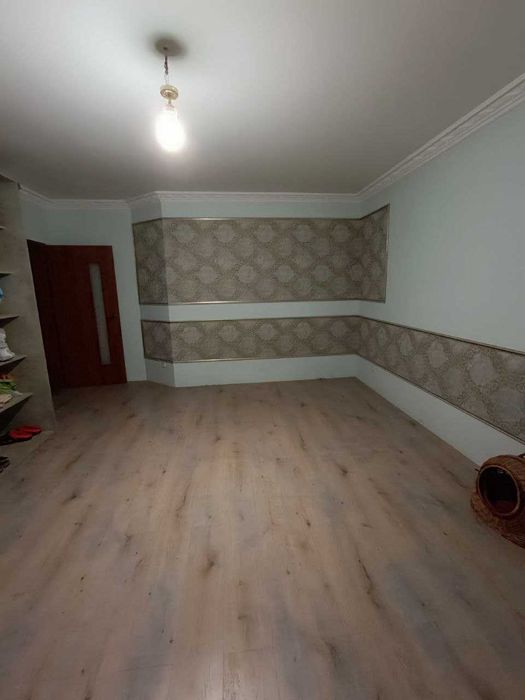 ПРОДАЖ просторого будинку з ЧАСТКОВИМ ремонтом! виїзд на Богатирську