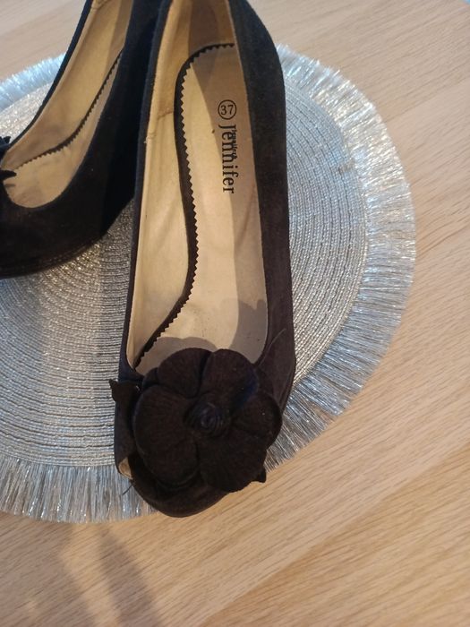 Buty zamszowe na koturnie