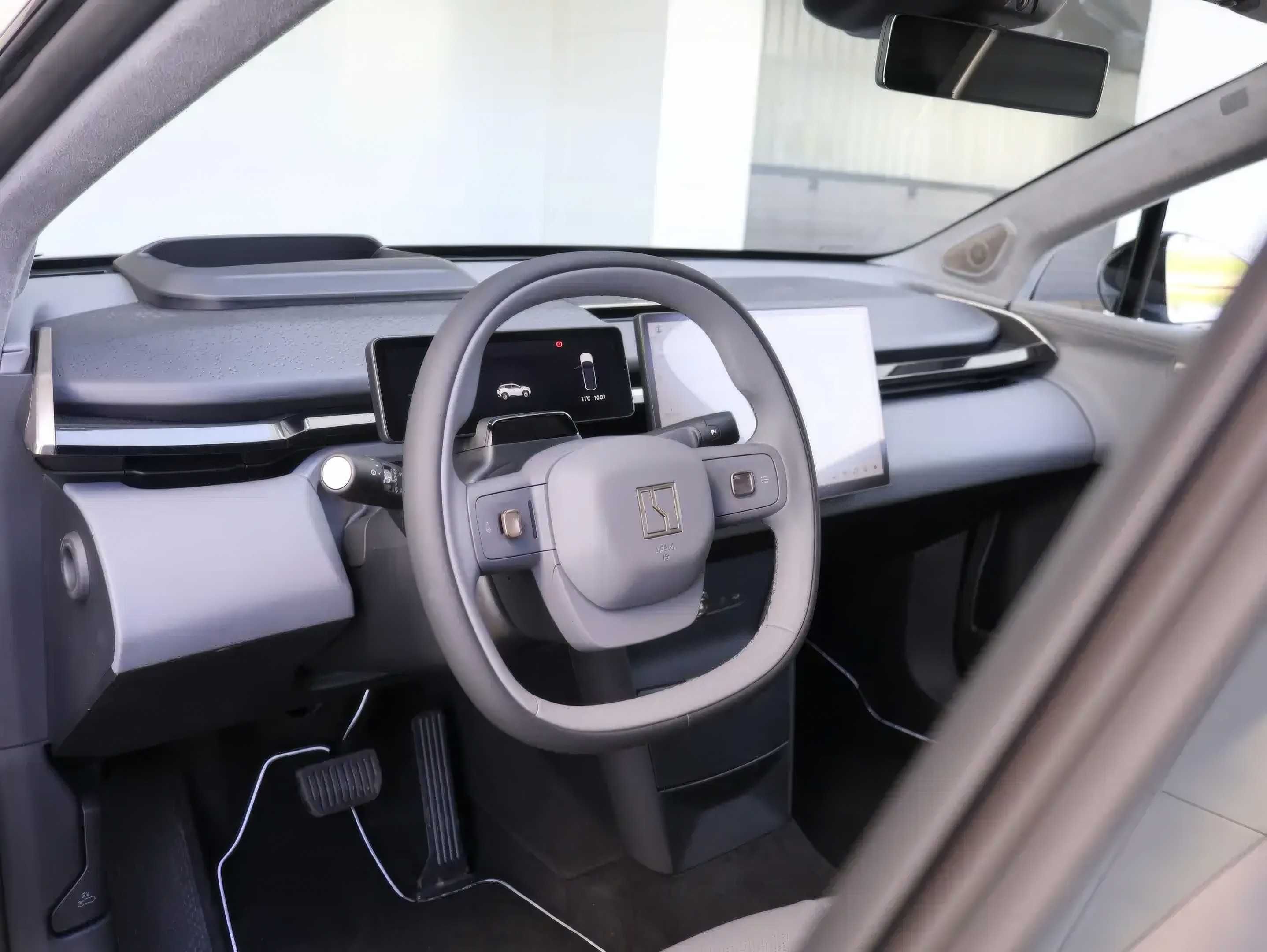 2025 Zeekr X AWD Privilege 69 kWh