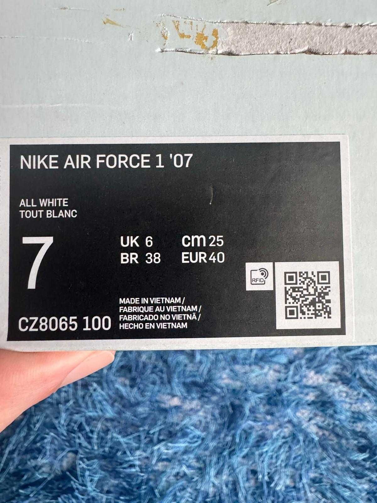 Ténis Nike Air Force 1 Nocta x Drake