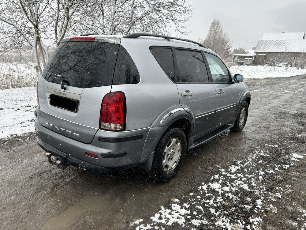 Розборка запчастини шрот Ssangyong Rexton. 2.7 дизель