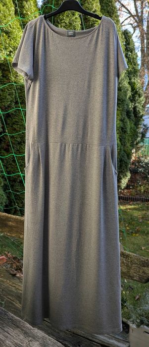 długa szara sukienka od Grey Wolf w rozmiarze XL -XXL