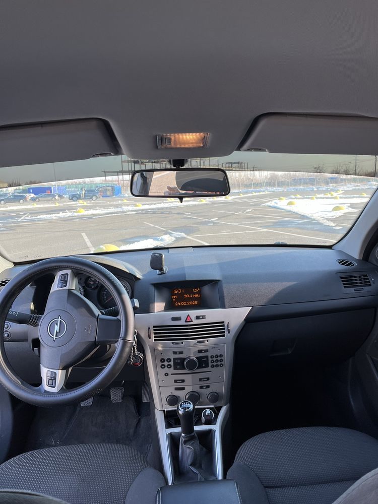 Продам Opel Astra H