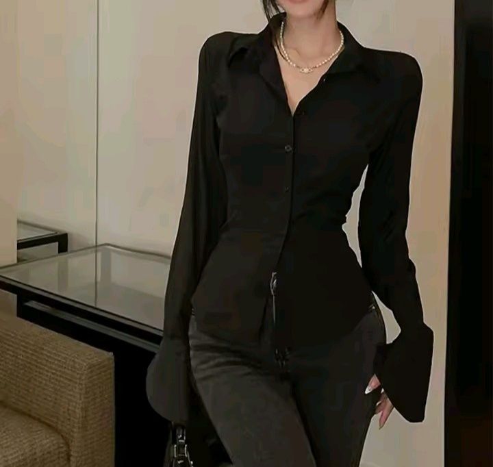 Сорочка із зав'язками на спині