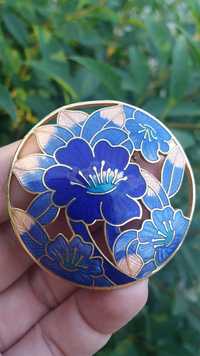 Broszka vintage z emalią emalia cloisonne niebieskie kwiaty