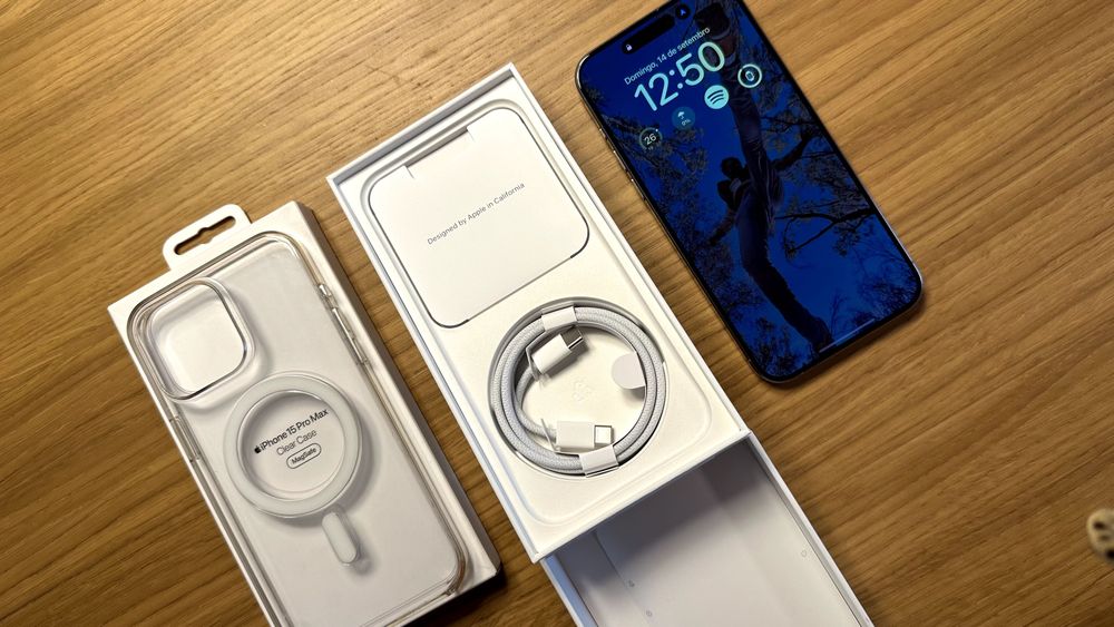 iPhone 15 Pro Max 256GB Titanium estado impecável