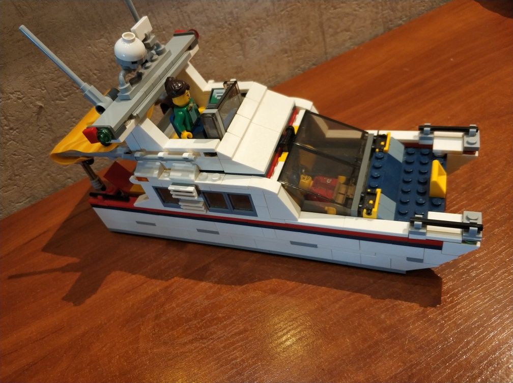 LEGO zestaw 31052 wyjazd na wakacje, kamper, jacht, 3w1
