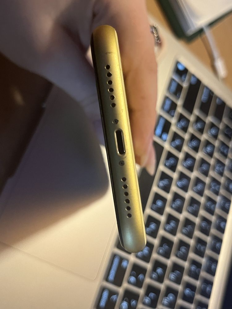 Iphone 11 – 128 gb, 76%. Під відновлення