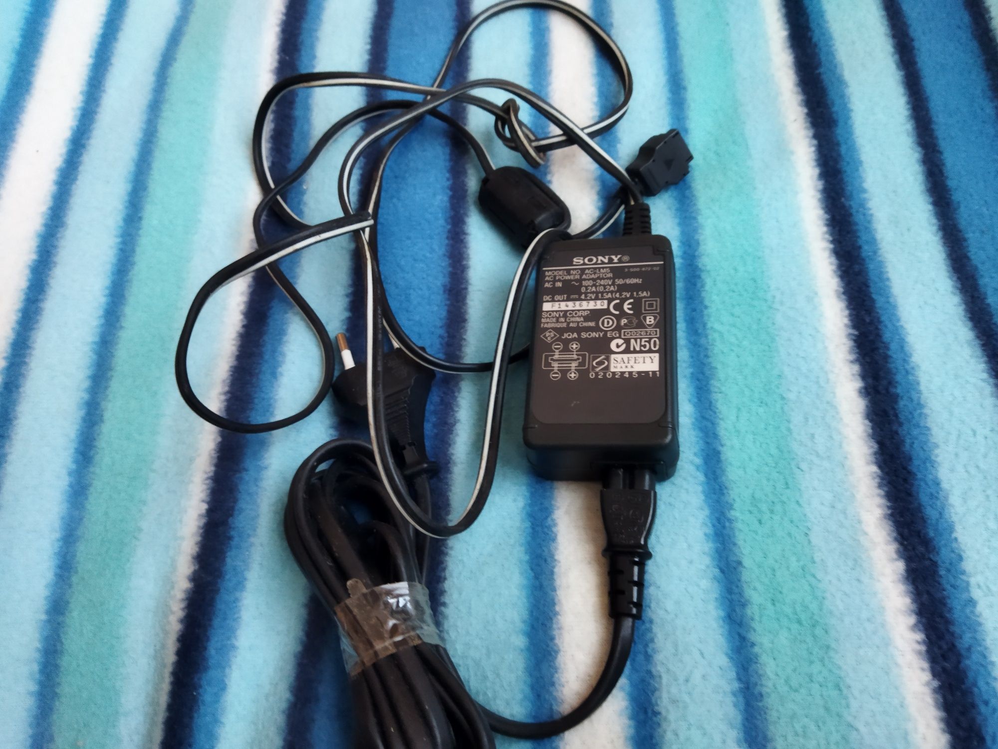Zasilacz Sony AC LM5 z kablem do kamery sony