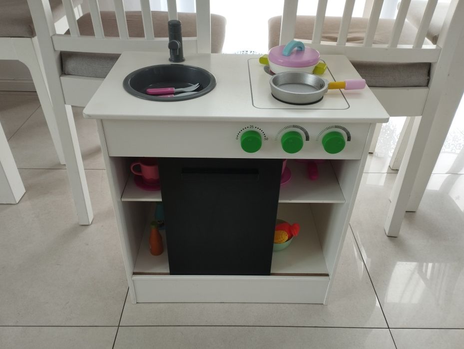 Drewniana kuchnia dla dzieci z akcesoriami 2.0