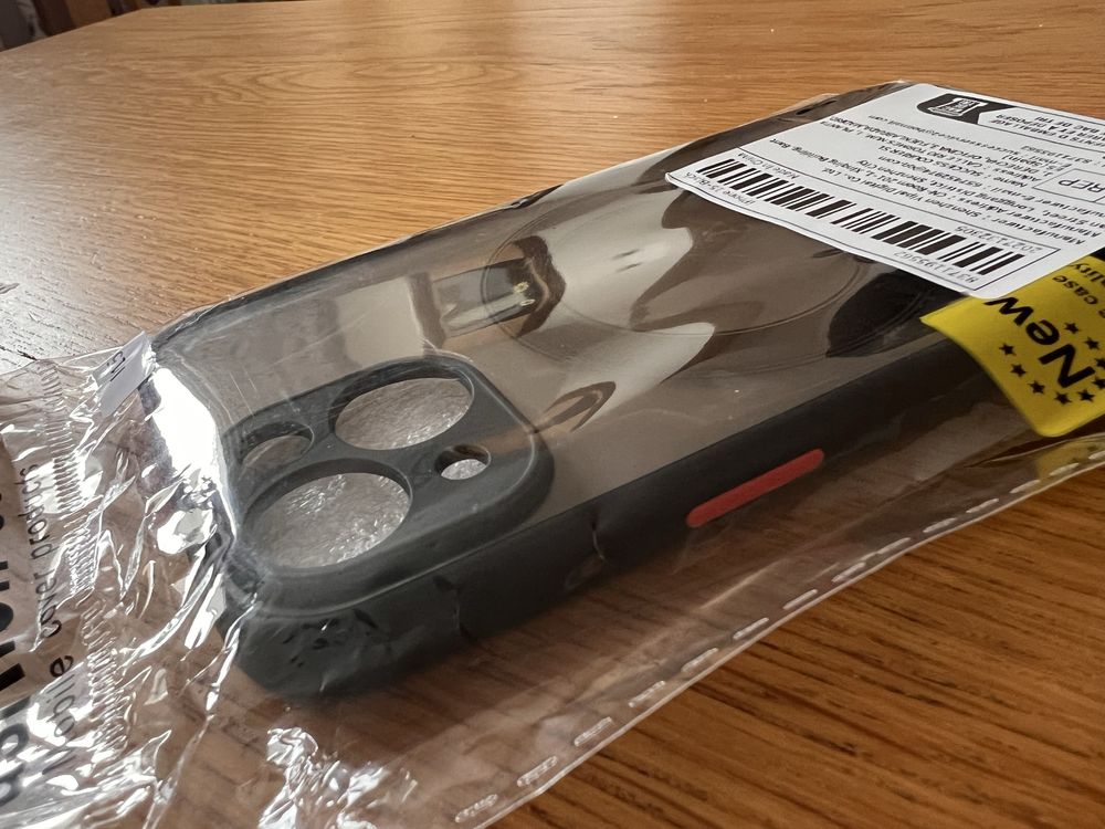 Nowe oryginalnie zapakowane etui do iPhone 15