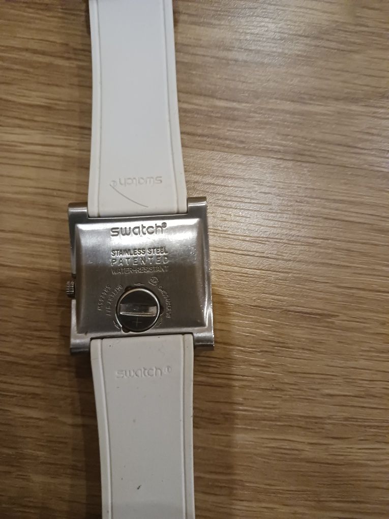 Relógio branco swatch