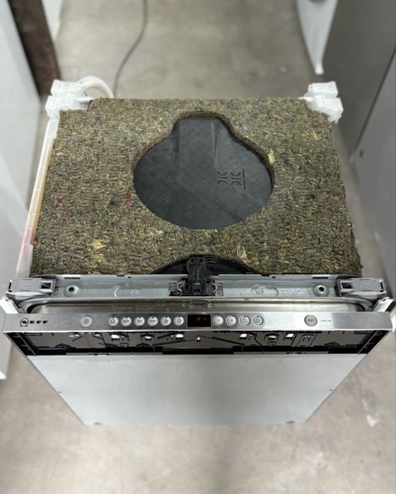 Вбудована посудомийна машина Neff S51L68X1EU