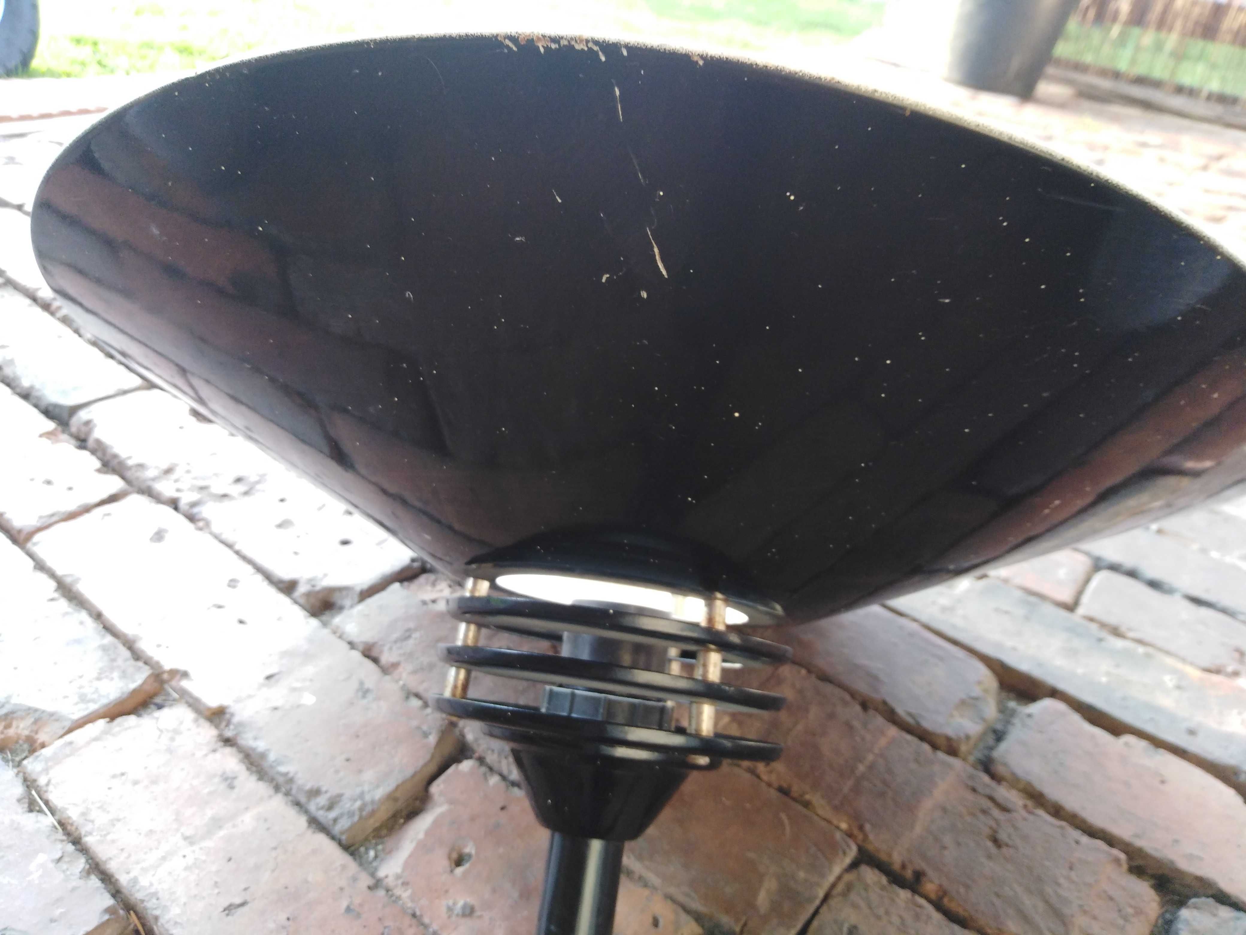 Stara lampa metalowa
