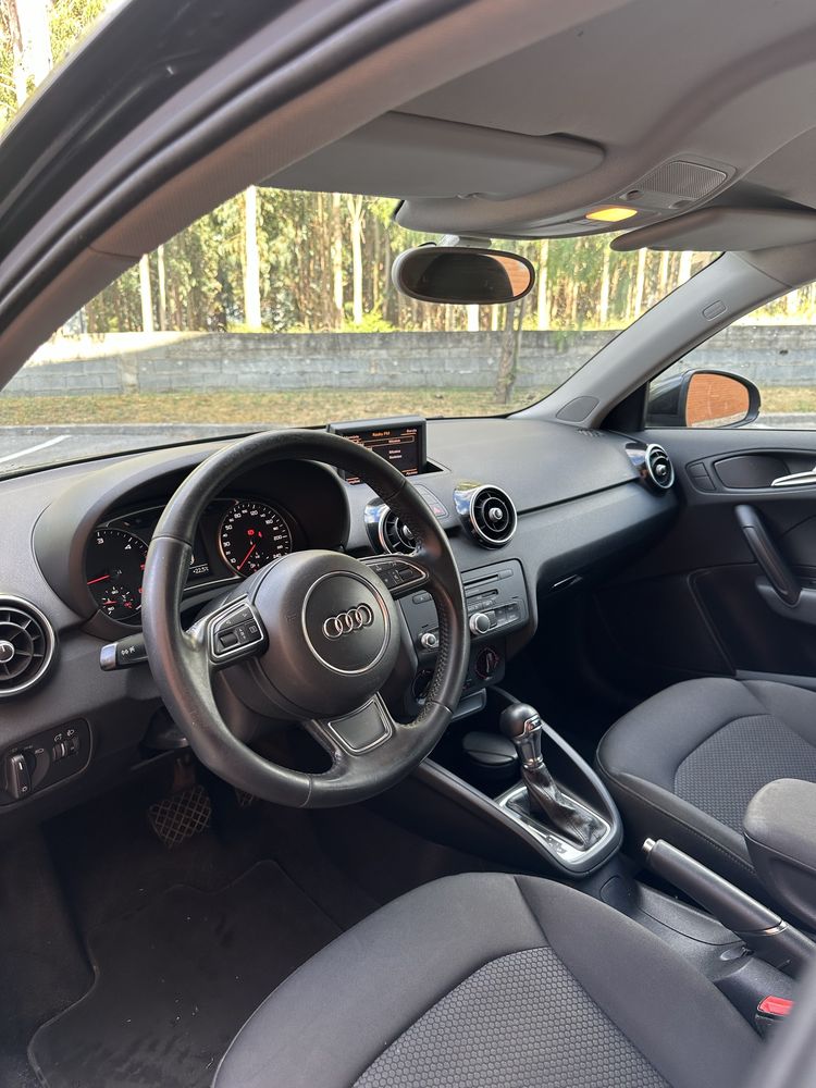 Audi A1 1.6tdi S-line caixa auto