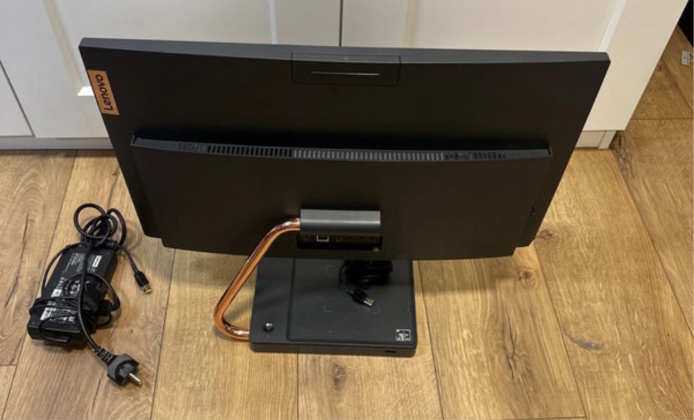 Komputer Lenovo Ideacentre A540-24API Ryzen 3 3200GE