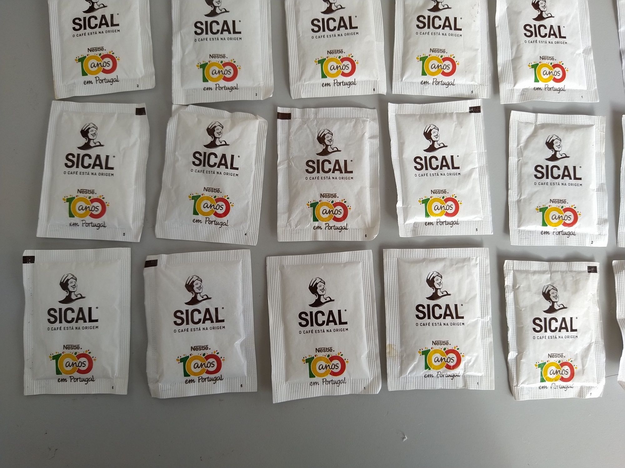Pacotes de açúcar do café Sical - 100 anos da Nestlé em Portugal