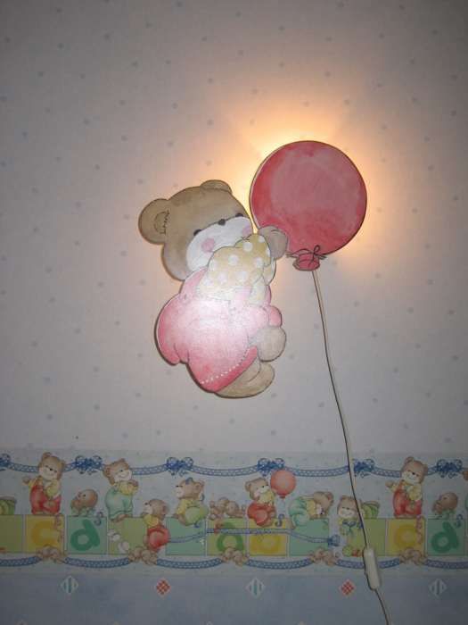 Candeeiro e bengaleiro quarto criança