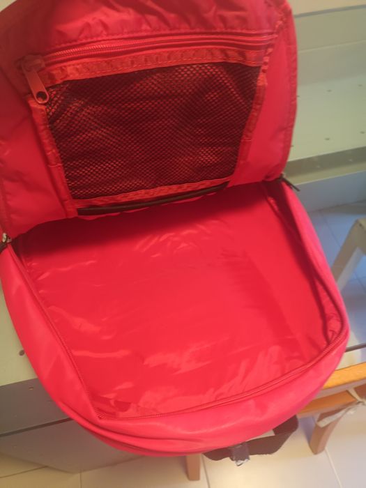 Mochila Ferrari nova