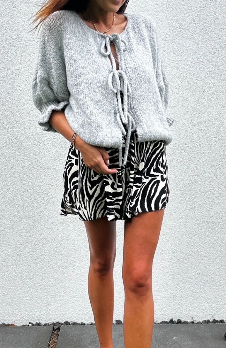 Sweter z wiązaniem rękaw falbanką oversize s-xl